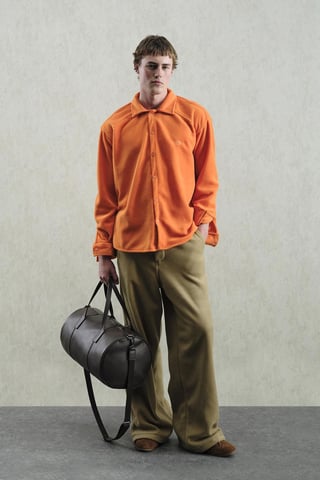 Oversized Plyschskjorta med Tryckknäppning