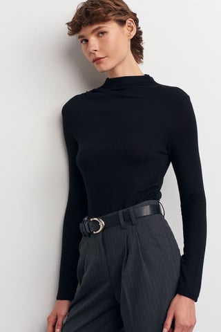 Ribbad Slim-Fit Halvpolokrage Blus