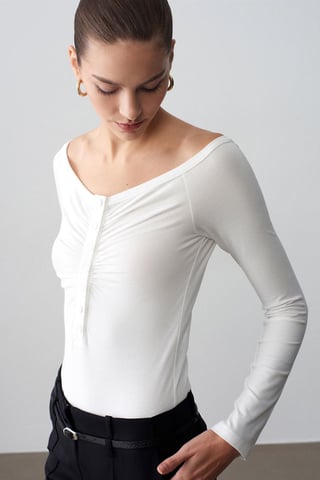 Slim-fit Boat Neck Bodysuit Blouse