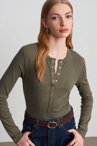 Ribbed Crew Neck Button Blouse