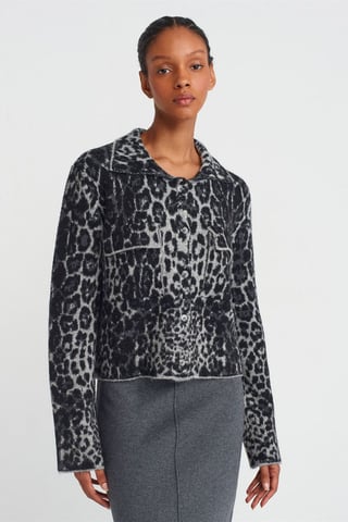 Leopard Jacquard Knapp Cardigan