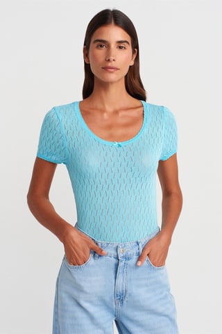 Texturerad Slim-fit Blus med Slå-Detalj