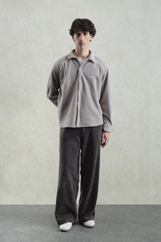 Herrars enfärgade stickade overshirt