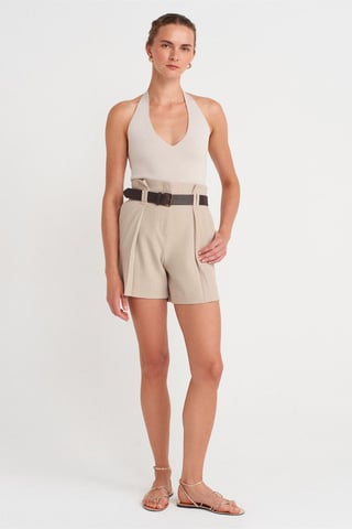 Högmidjade skräddarsydda crepe-shorts med bälte