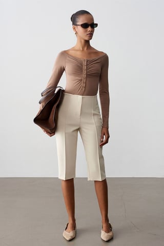 High-waist Straight Capri Shorts With Slit