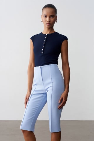 High-waist Straight Capri Shorts With Slit