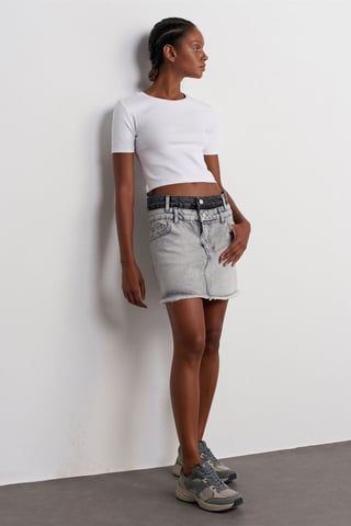 Kvinnors midjebenämlig mini jeanskjol