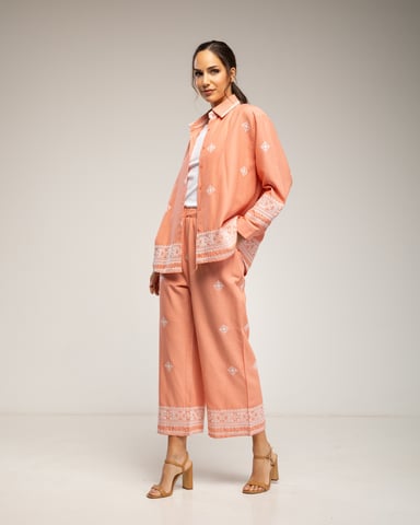 Set of embroidered shirt and pants, with elastic waistband and pockets