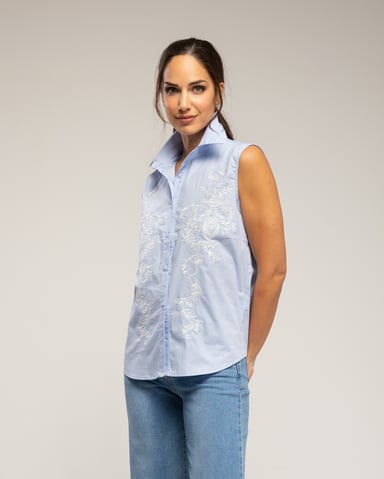 Sleeveless shirt with embroidery on the front 