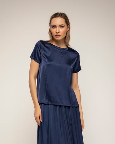 Short-sleeve silk T-shirt with a crew neck