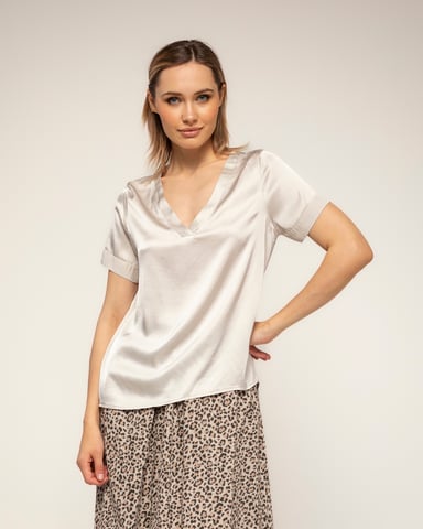 Short-sleeve silk T-shirt with a V-neck 