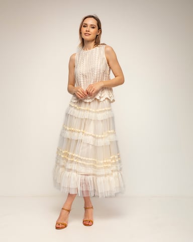 Layered tulle skirt with a ruffled hem and embroidered trim all around, elastic waistband 