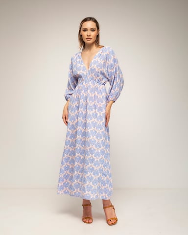 Printed dress with an elastic waistband, V-neck and V-back, and a tie-back closure
