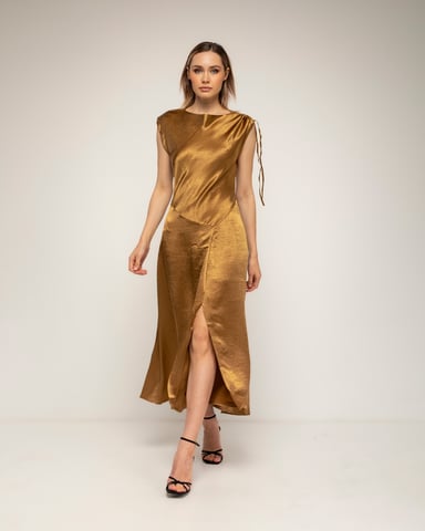 Midi dress with a silk-like texture, flared silhouette, slit at the hem, gathered sleeves, and a back zipper