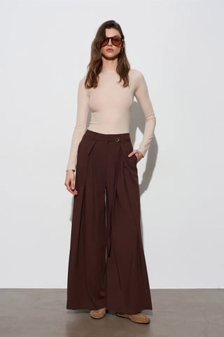 Wide-Leg Pleated Trousers