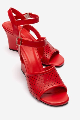 Hervon Block Heel Ankle Strap Sandal (Women)