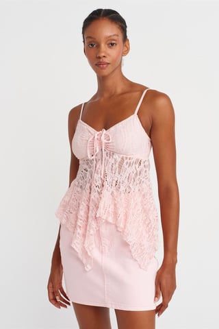 Spetsfyrkantig halsband med knytframsidé Blus