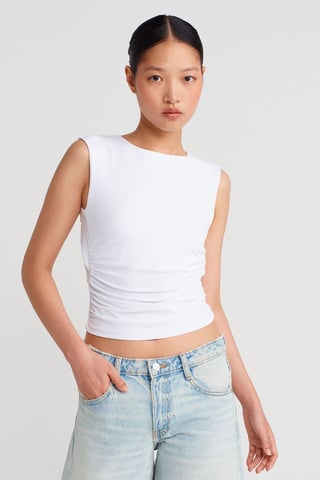 Kvinnors Slim-fit Urskuren Crop Blus