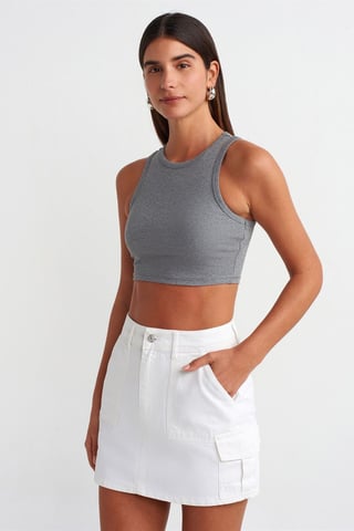 Kvinnors ribbad ärmlös crop top