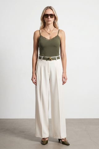 Slim Fit Ärmless V-ringad Camiblus