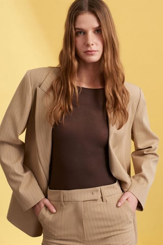 Randig crepe-blazer med sjalkrage