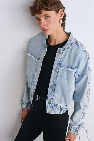 Women's Cropped Denim Jacket With Shirt Collar