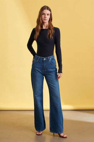 Högmidjade vida denimjeans