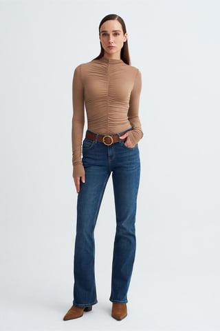 Low-Waist Straight-Leg Jeans