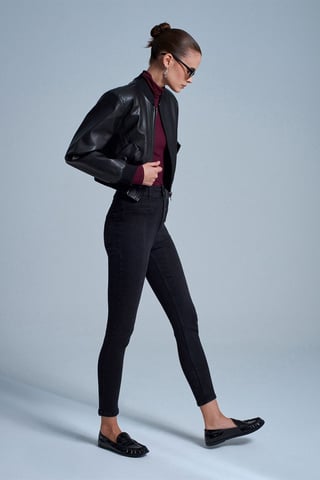 Högmidjade smala jeans