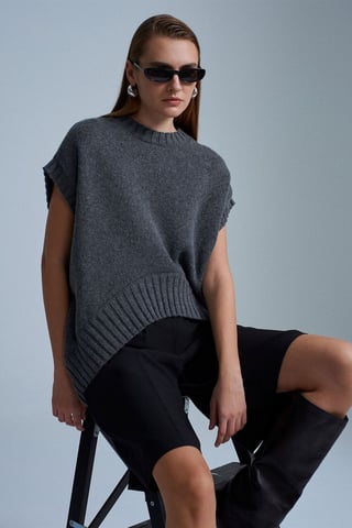Oversized Ribbed Knit Sweater Vest