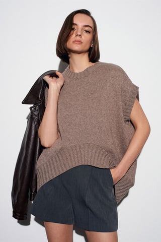 Oversized Ribbed Knit Sweater Vest