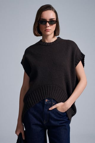 Oversized Ribbed Knit Sweater Vest