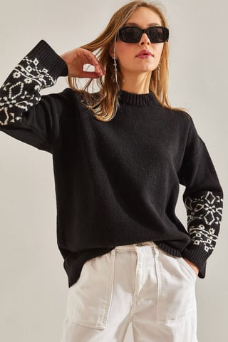 Crew Neck Jacquard Knit Sweater with Embroidery