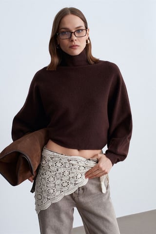Women's Oversized Cropped Turtleneck Sweater