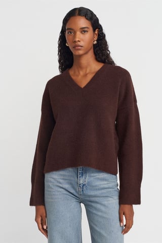Women's V-neck Ribbed Knit Sweater