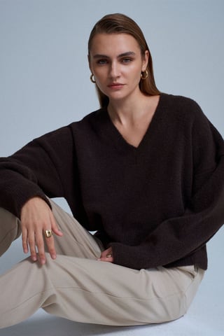 Women's V-neck Ribbed Knit Sweater