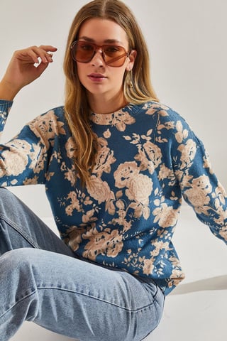 Pattern Knit Sweater with Crew Neck