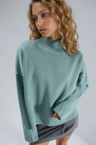 Oversized Ribbed Turtleneck Sweater