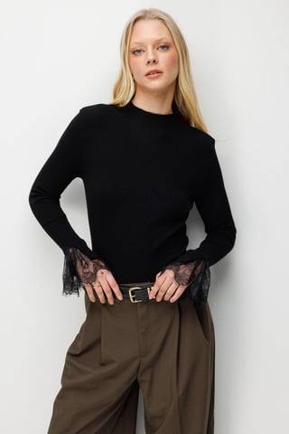 Slim Fit Ribbad Stickad Tröja med Rund Halsringning