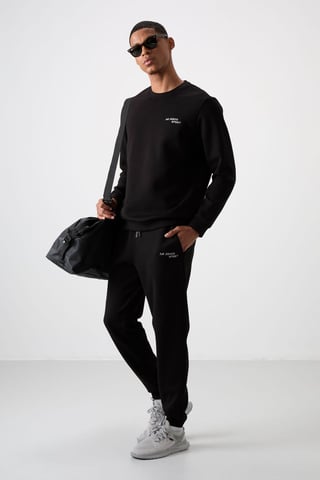 Men's Long-Sleeve Sweatshirt And Pants Set