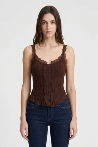 Fitted sleeveless lace ribbed blouse with buttons