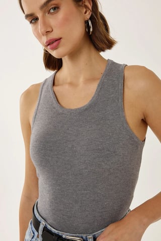 Fitted Ribbed U Collar Sleeveless Top