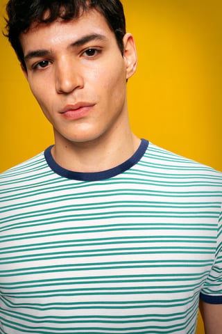 Herrstickad slim-fit crew neck T-shirt