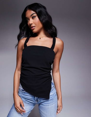 ASOS DESIGN rynkad asymmetrisk halterneck topp i svart
