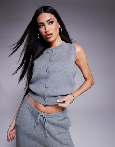 The Couture Club koord stickad knäpp västliknande topp i gråmelerad