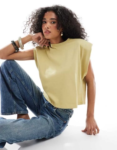 ASOS DESIGN ärmlös topp med axelvaddar i salvia