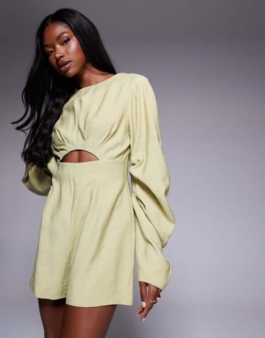 ASOS DESIGN playsuit med rundad ärm och rynkdetalj i mjuk grön