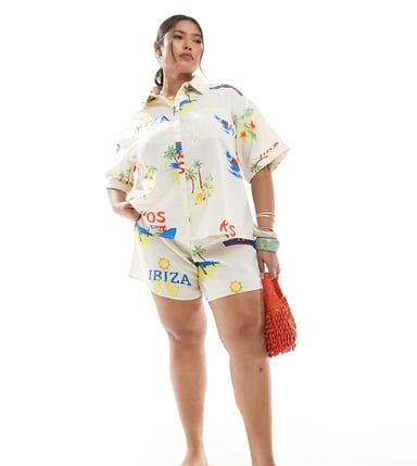 Pieces Curve high waist short co-ord in cream based conversational print