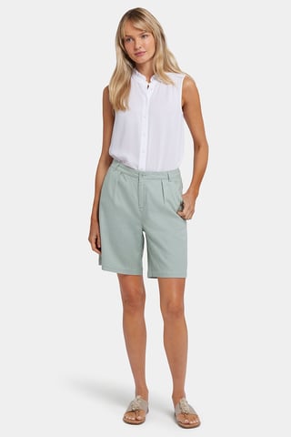 Relaxed Shorts In Stretch Linen