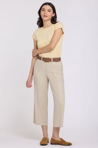 Wide Leg Cargo Capri Pants In Stretch Linen